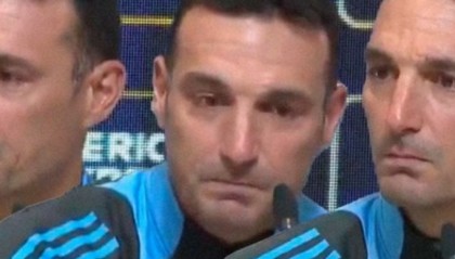 奥莱：斯卡洛尼关于梅西言论让在场记者落泪，本人也眼眶湿润